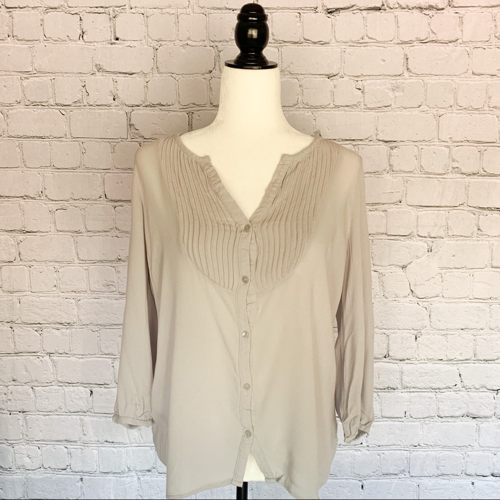 Bundle 2/$10 Old Navy Pinstripe Pleated Blouse